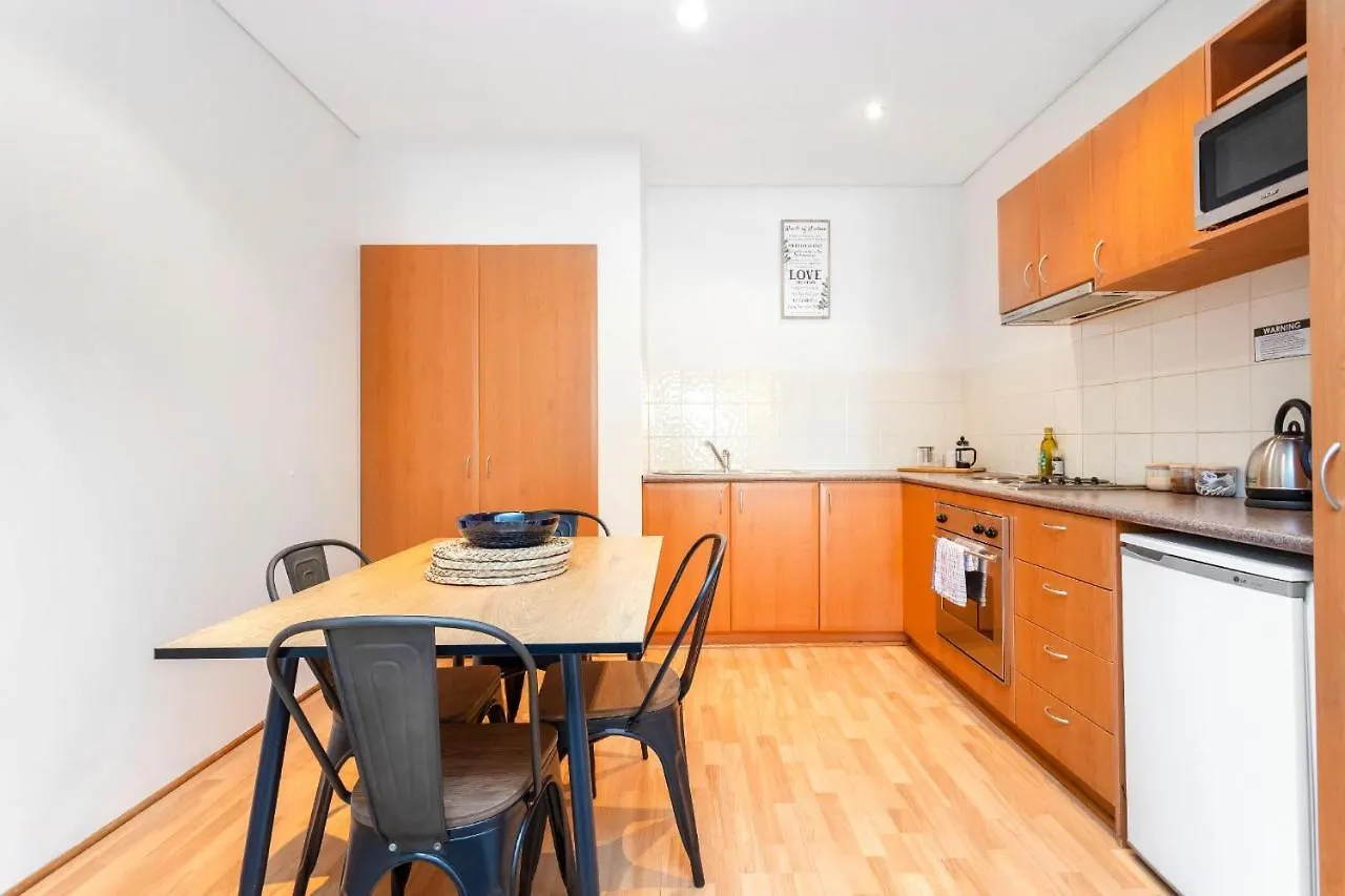 404 Big Beautiful One Bed & Balcony Apartment Perth