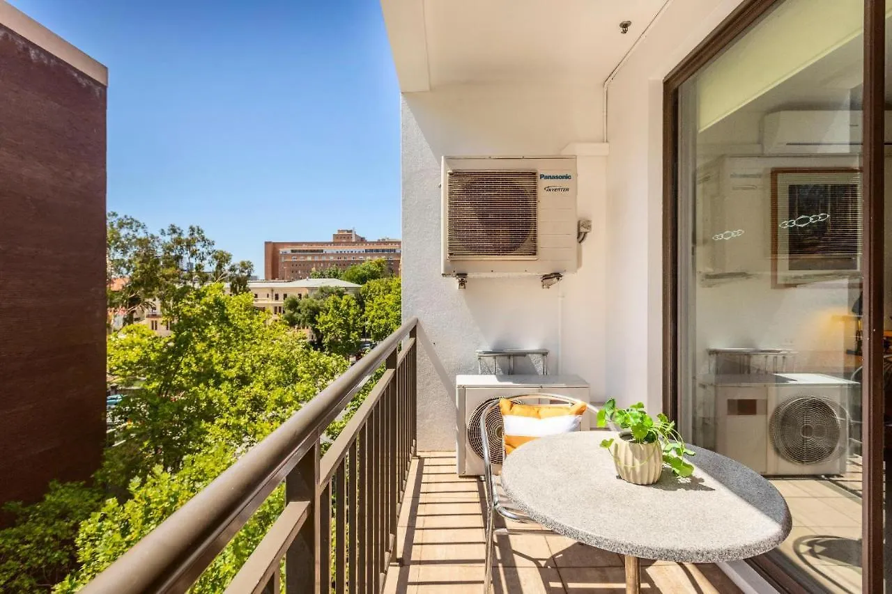 404 Big Beautiful One Bed & Balcony Apartment Perth