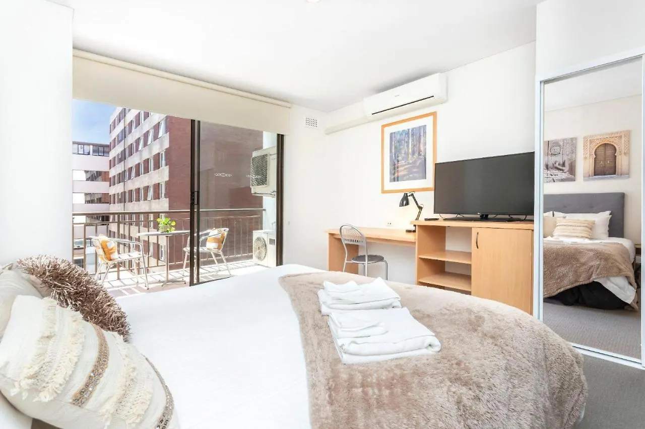 404 Big Beautiful One Bed & Balcony Apartment Perth